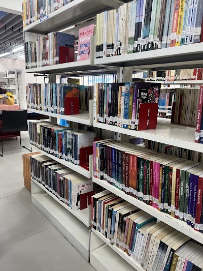 Biblioteca Helena Silveira