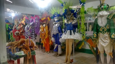 Camisa Verde e Branco