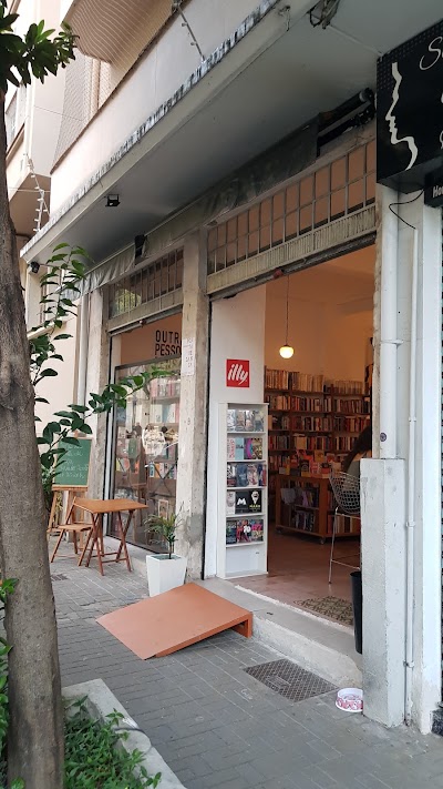 Livraria Ponta de Lança
