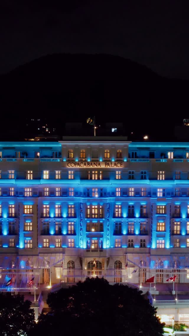 Iluminação Azul em Homenagem ao Dia dos Oceanos