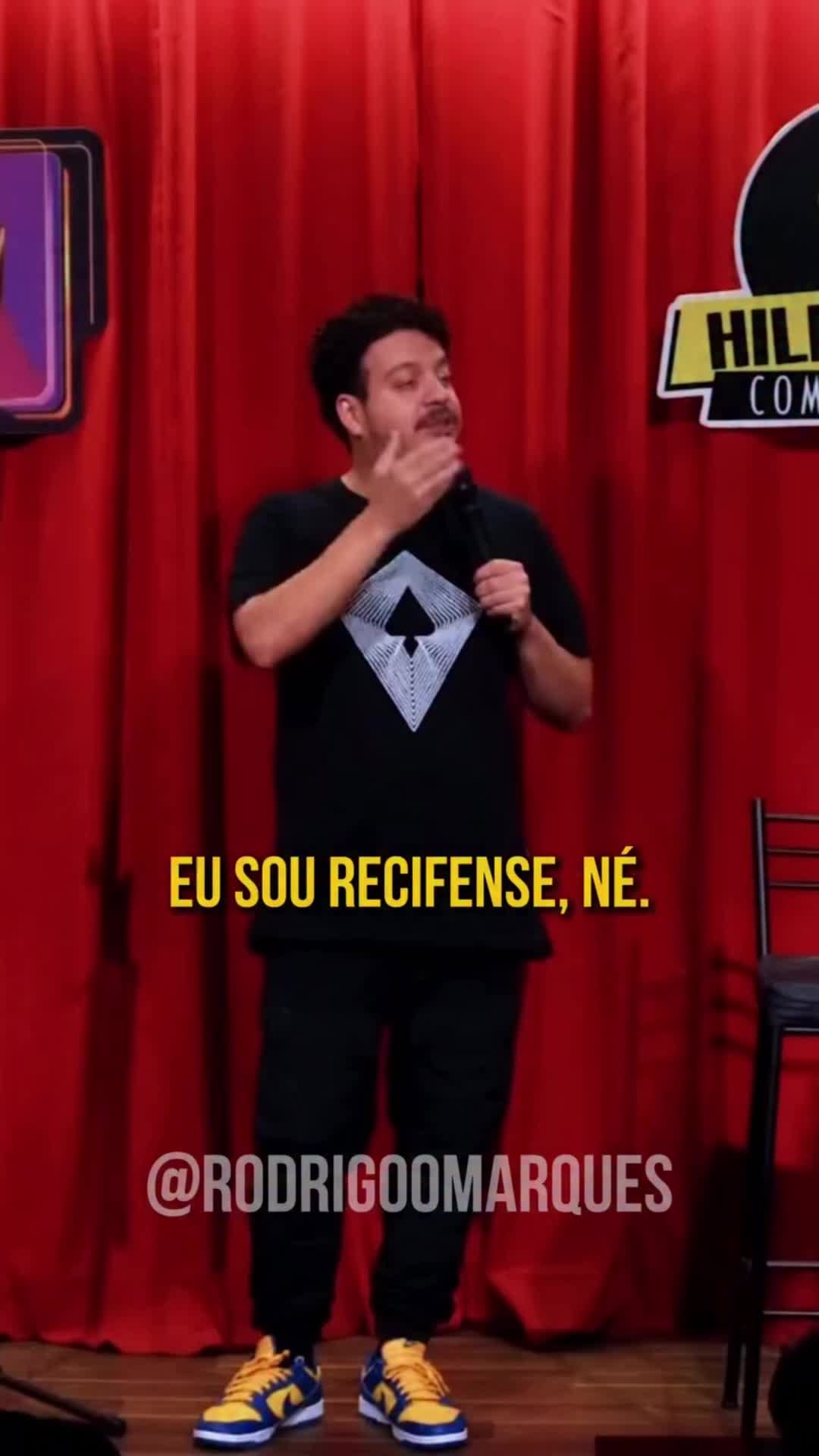 Tem história que é verdade. Tem história que é quase verdade. E tem as do Rodrigo — Teatro RioMar Recife, Recife