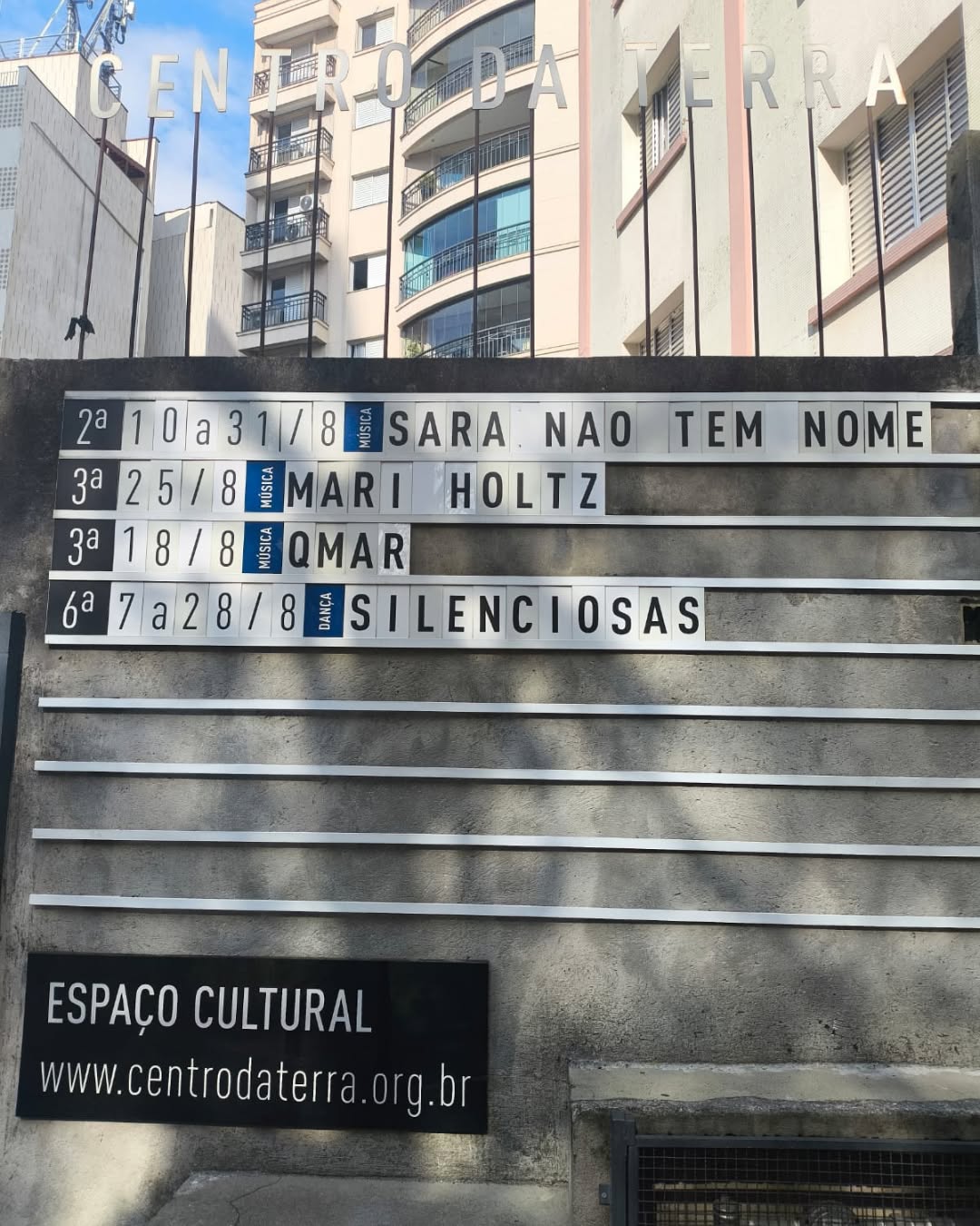 QMAR: ESPÍRITO ESPIÃO + JULIANA PERDIGÃO