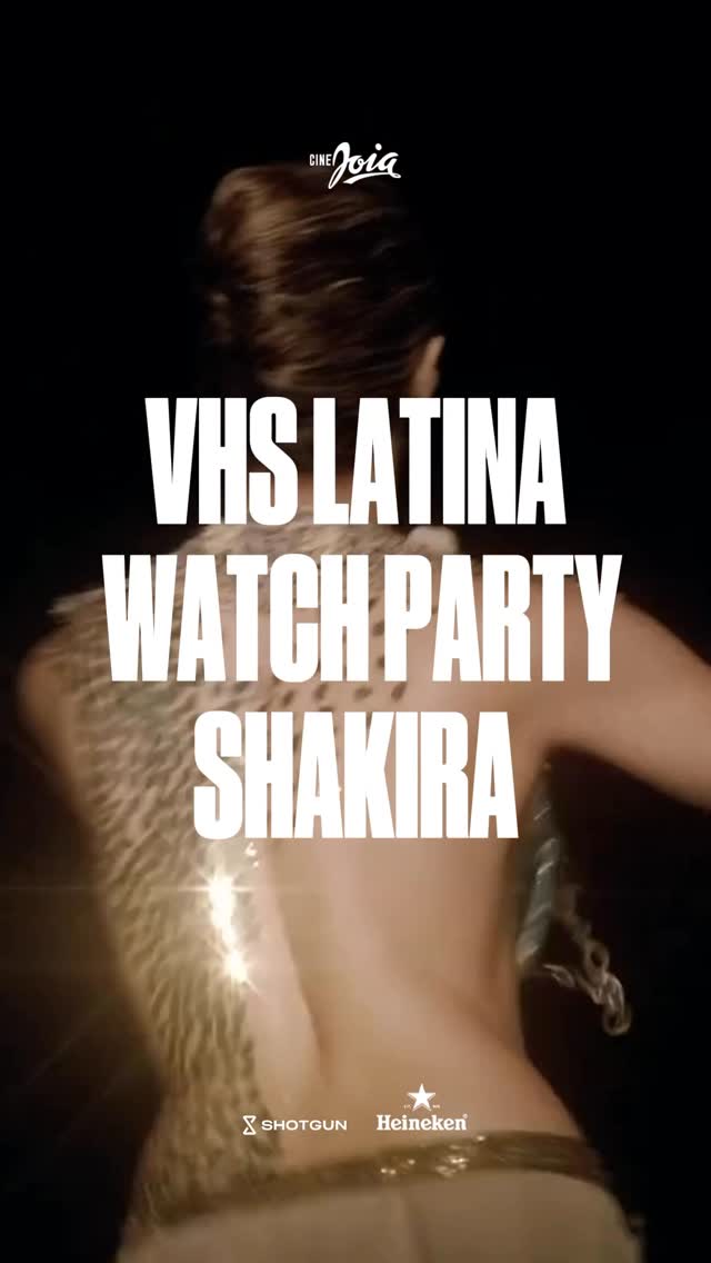 A Loba invade a Praia de Copacabana